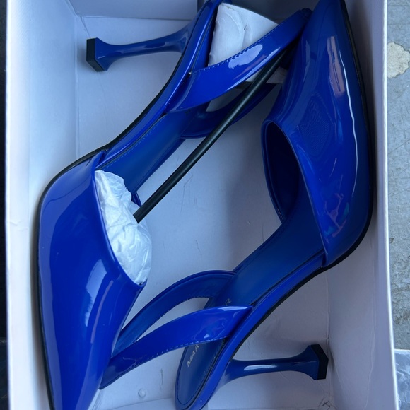 Marc Fisher Vibrant Blue Pointed Slingback Heels - Picture 2 of 8
